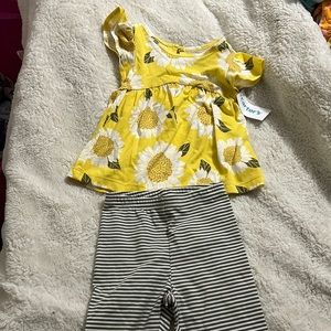 Carters baby girl matching set NWT